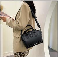 Gambar TAS SELEMPANG YONNA TA388B5 SHOULDER WANITA KULIT IMPORT PREMIUM HITAM dari Zeluna Official Store undefined 5 Tokopedia