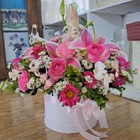 Gambar flower box bulat bunga hadiah ulang tahun, kado pernikahan hiasan meja dari Kukii Florist undefined 1 Tokopedia