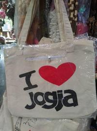 Gambar (BISA COD) TOTE BAG I LOVE JOGJA MALIOBORO TUGU UKURAN 41x33 cm - TAS dari Jauharahshoop undefined 2 Tokopedia