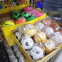 Gambar Mainan Bola Karet anjing pantul pet toy besar/kecil motif sport ball - Bola Besar dari Blessing Petshop Bali undefined 2 Tokopedia