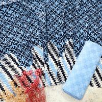 Gambar kain batik 2 warna pinggir gelombang bahan katun khas trusmi cirebon - 3, 1 batik 1 polos dari Batik Elliza undefined 2 Tokopedia