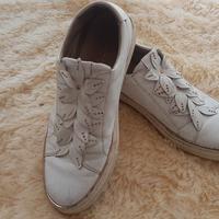 Gambar preloved flat shoes dari Ledya Jaya undefined 2 Tokopedia