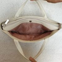 Gambar Tas Handbag Wanita Renoma Cream Kulit Asli Preloved dari unstoppablebag undefined 3 Tokopedia