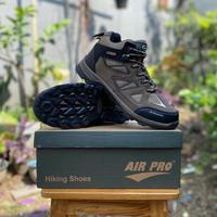Gambar SEPATU HIKING SEPATU GUNUNG MURAH SEPATU OUTDOOR PRIA TERBARU BRANDED - Beige krem, 39 dari Billionaire Shoes undefined 5 Tokopedia
