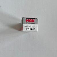 Gambar BUSI B7HS-10 BUSI NGK B7HS 4PK 5PK 8PK 15PK 25PK 40PK YAMAHA ASLI dari Mesin Tempel Yamaha undefined 2 Tokopedia