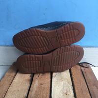 Gambar Sepatu Dr Martens 3 Hole Cavemdish Original dari andbranded_ undefined 5 Tokopedia