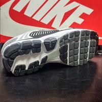 Gambar Nike Zoom Vomero 5 Dark Grey dari HypesneakersID undefined 5 Tokopedia