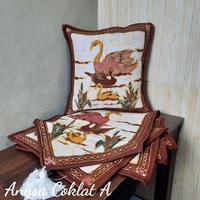 Gambar Sarung Bantal Kursi Set Batik Tulis Taman Samudera dari Risang Karpet_NEW undefined 3 Tokopedia