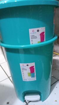 Gambar Claris Tempat Sampah Injak Dustbin Volume 20 Liter Castellini 1167 dari Home Electro undefined 2 Tokopedia