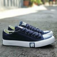 Gambar Sepatu Converse All Star Undefeated Chuck Taylor Lunarlon Petir Low - Hitam, 39 dari Allstarshoes.ID undefined 3 Tokopedia