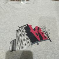 Gambar Tshirt Love Park Fruit Of The Loom Xl Preloved dari coconut hut undefined 2 Tokopedia