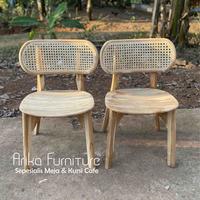 Gambar Satu Set Meja Makan 4 Kursi Kacang Rotan - Meja Cafe Jati Retro Grosir dari Jennaira Furniture undefined 5 Tokopedia
