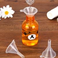 Gambar Corong mini / Corong parfum / Corong plastik kecil /Corong botol kecil dari TokOnlineRuby undefined 5 Tokopedia