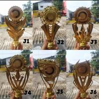 Gambar Trophy piala tropi set mtq mhq tatakan kayu bulat besar dari Bunda.alshop undefined 2 Tokopedia