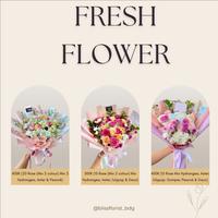 Gambar Buket bunga asli Hydrangea Mawar, gompye, aster krisan/ Buket wisuda - Mix 6 dari Bliss floristBandung undefined 2 Tokopedia