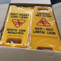 Gambar Papan Peringatan Caution Wet Floor Sign Lantai Basah Licin dari Mister Project undefined 2 Tokopedia