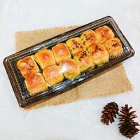 Gambar (Bolen LM) Bolen Pisang Coklat Keju Premium Khas Bandung isi 12 - LM Premium, Bolen dari YUDHA STOR undefined 1 Tokopedia