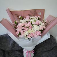 Gambar siloh / fresh bouquet/ bouquet graduation Dan birthday dari Agia Flora undefined 2 Tokopedia