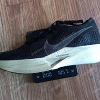 Gambar Nike ZoomX Vaporfly Next% 3 Black Gold Men Running Shoes Original BNIB - 9.5 dari prekitroom undefined 2 Tokopedia