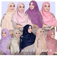 Gambar Hijab Segi Empat Nur Sinar Syari Glowing Gliter Luxury Lasercut - Mint dari Asy Syarh Gallery undefined 3 Tokopedia