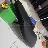Gambar Jok motor pcx 150/160 super slim nathong dan mbtech hitam polos - BENANG KUNING, PCX 160 NEW dari KeinarraMotorcycleSeat undefined 1 Tokopedia