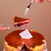 Gambar Blueberry Basque Burnt Cheesecake - kue ulang tahun dan hari raya - 12cm dari AngelCakery Alam Sutera undefined 2 Tokopedia