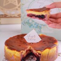 Gambar Blueberry Basque Burnt Cheesecake - kue ulang tahun dan hari raya - 12cm dari AngelCakery Alam Sutera undefined 4 Tokopedia