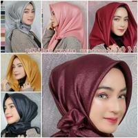 Gambar Hijab Segi Empat Glowing Bella Sinar LC by AZARA /Jilbab Glamor Gliter Square Tebal - Cream dari Asy Syarh Gallery undefined 2 Tokopedia
