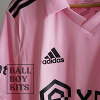 Gambar Original Inter Miami 2022-23 Home Kit Stadium Jersey - JERSEY ONLY, S dari Ball Boy Kits Store undefined 3 Tokopedia