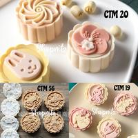 Gambar Cetakan Mooncake RABBIT Cetakan Kue Bulan KELINCI Moon Cake Mold 50 gr - CTM19 dari Shopnitz undefined 1 Tokopedia