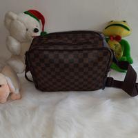 Gambar Tas selempang / sling bag motif kotak preloved dari Levi Online Shop undefined 3 Tokopedia