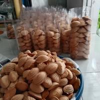 Gambar Bolu Kuwuk Original, Bolu jadul, bolu kering, bolu, bolu klemben dari Budeddys Keripik New undefined 3 Tokopedia