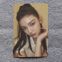 Gambar Official Photocard Danielle NewJeans Get Up Weverse A Ver. 2 dari ShineClip Shop undefined 1 Tokopedia