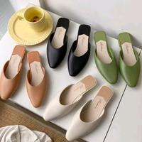Gambar sandal wanita fashion flat polos - Hitam, 38 dari Optimuzz undefined 2 Tokopedia