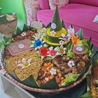 Gambar tumpeng porsi 20 orang tampah bulat dari mama kinan kitchen undefined 2 Tokopedia