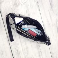 Gambar BAO BAO ISSEY MIYAKE CLUTCH BLACK-TAS BAO BAO-TAS IMPORT-TAS BRANDED - gold dari BLours undefined 5 Tokopedia