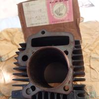 Gambar Cylinder Blok Honda Win 100 Original Jepang HGP dari auto_modify undefined 2 Tokopedia
