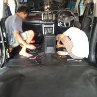 Gambar Karpet dasar mobil All new innova reborn 2016 - 2025 full bagasi dari putrapandeglangvariasi undefined 2 Tokopedia