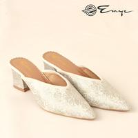 Gambar EMYE Sepatu Sandal Pengantin Wanita Brukat Tenun Songket NAGITA 36/41 - Hitam, 41 dari Emye_NEW undefined 5 Tokopedia