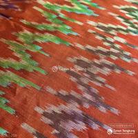 Gambar Kain Tenun Ikat Sutra Bugis Makassar Marun - Tenun Sengkang IND-1-208 dari Tenun Sengkang undefined 3 Tokopedia