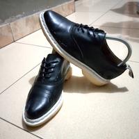 Gambar Sepatu PANTOFEL MARTIN BLACK LADIES Second Brand Original Size 38 dari Kay-Kha-Shop undefined 2 Tokopedia