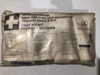 Gambar P3K FIRST AID KIT MERCEDES BENZ KOTAK OBAT MERCY W124 Boxer W202 C Class W210 E Class W163 G Class dari South Garage undefined 1 Tokopedia