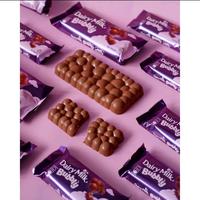Gambar Cadbury Dairy Milk Bubbly Milk Chocolate Pouch Cokelat Coklat - 120g dari SteampowFIN undefined 4 Tokopedia