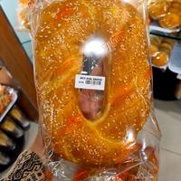 Gambar Roti Oval Besar Wonder Bakery Aneka Isian (Oleh-oleh Salatiga) - Daging, Kardus Wonder dari Jastip With Happy undefined 2 Tokopedia