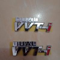 Gambar Logo/Emblem Dual VVT-I Universal - original bisa keseluruh mobil dari EMBLEM LOGO TULISAN MOBIL undefined 4 Tokopedia