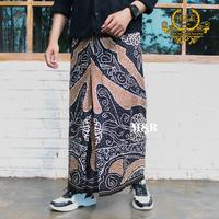 Gambar Sarung Batik Original M&R Pria Size Dewasa & Remaja Gus Iqdam Series - Medalion-Brown dari Toko.Sheza.ID undefined 1 Tokopedia