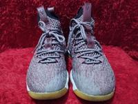 Gambar SEPATU BASKET NIKE LEBRON WINE WINE SECOND ORIGINAL dari LOAKLAKU STORE undefined 2 Tokopedia