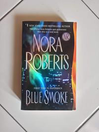 Gambar Blue Smoke by Nora Roberts dari Toko Buku Bekas Aksiku undefined 1 Tokopedia