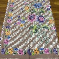 Gambar Bahan kain batik encim cap katun motif bunga tumpal warna coklat encim dari PANDAWA BATIK CLASIK undefined 4 Tokopedia