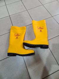 Gambar Sepatu Boot Karet Safety LEGION TERASTEEL Ujung Ada Besi Steel Toe Cap - 41 dari Gading Safety undefined 2 Tokopedia